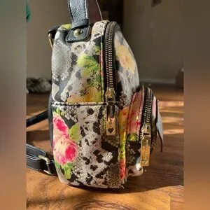 Betsey Johnson | Bags | Spring Chic Betsey Johnson Floral  display picture 2